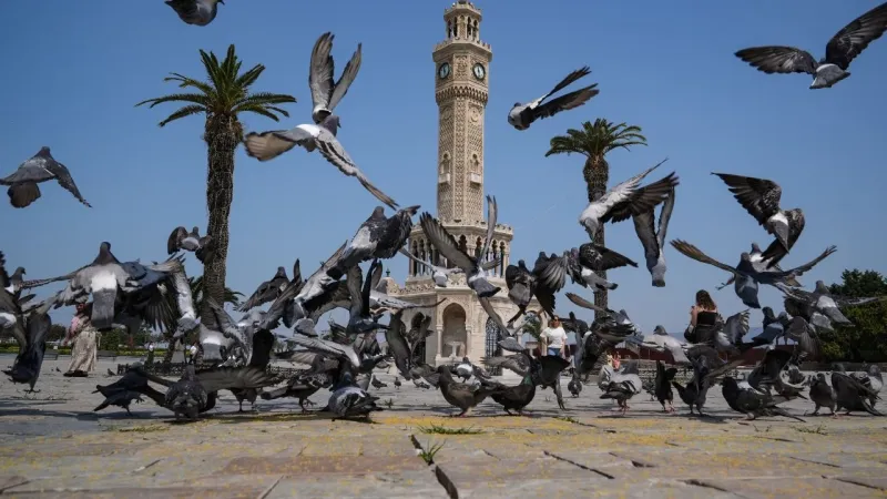 İzmir'de Pazar Keyfi! Hava Nasıl Olacak, Deniz Suyu Kaç Derece?