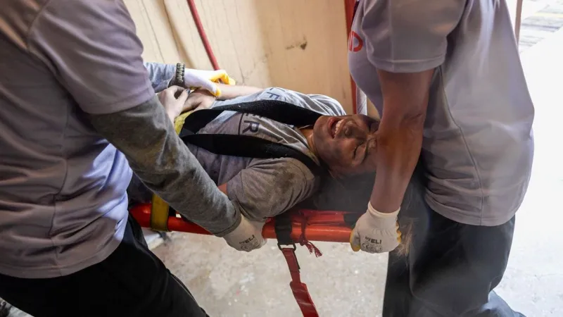İzmir'de Sağlıkçılardan Deprem ve Yangın Tatbikatı: Gerçeği Aratmadı!