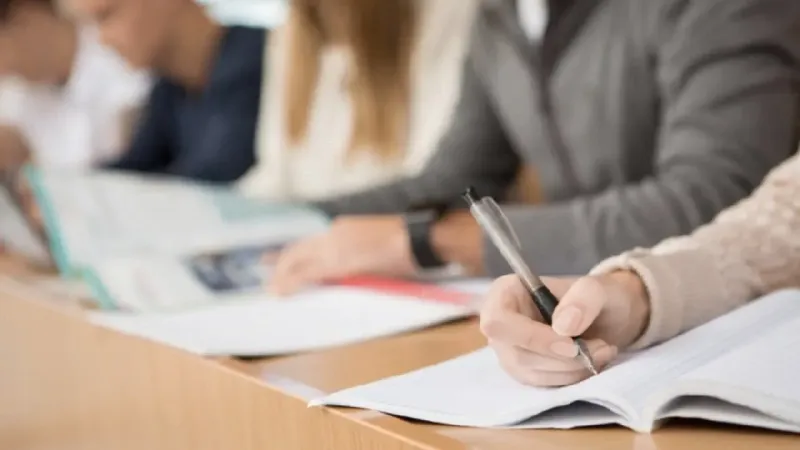 İzmir'de skandal: Öğrenci hayatının şokunu yaşadı!