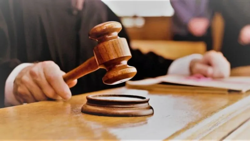 İzmir'de tartıştığı kişiyi kemerle boğarak öldürmüştü: Sanığın cezası belli oldu
