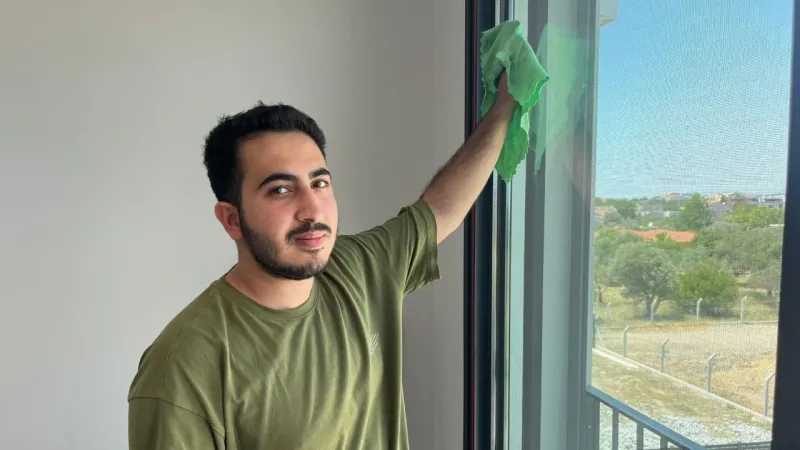 İzmir'de Öğrenci İşleri Temizlik: Üniversiteliden Evlere Temizlik!