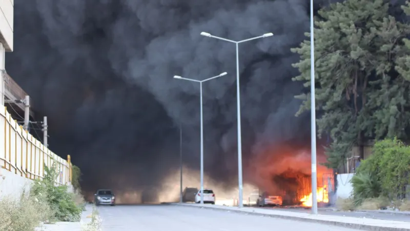 İzmir'de Hastane Yangını! Elektrikler Kesildi, Herkes Tahliye Edildi!