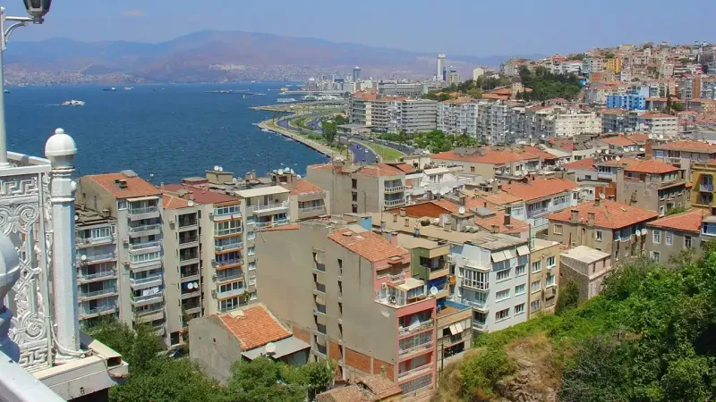 İzmir’de yapı güvenliği alarm veriyor: Yönetmelik var, denetim eksik