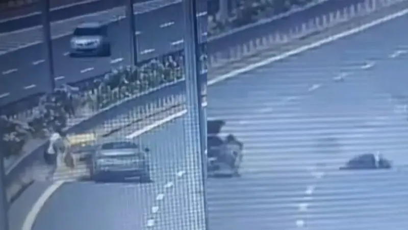 İzmir'de yaşlı adamın ölümüne sebep olmuşlardı: O kazayla ilgili 2 kişi tutuklandı