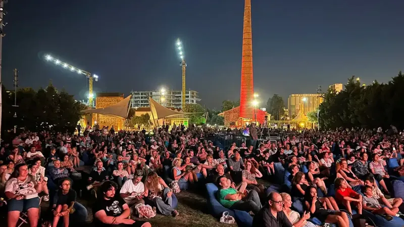 İzmir Havagazı Fabrikası Konserleri: Yaz Coşkusu Başlıyor!