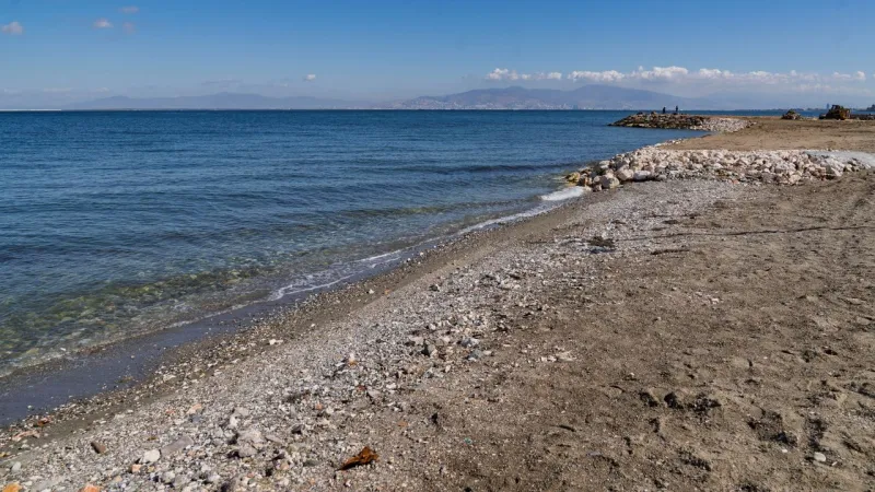 İzmir’de yeni bir plaj daha geliyor: Şehir merkezinde uygun fiyatla günübirlik tatilin keyfini