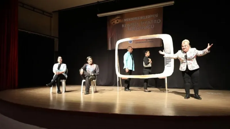 İzmir'de yetişkinlere ücretsiz tiyatro kursu: Kayıtlar 16 Haziran'da başlıyor