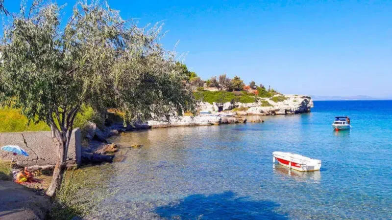 İzmir'de Saklı Cennet: Boyabağı Koyu'na ESHOT'la Ulaşım Rehberi!