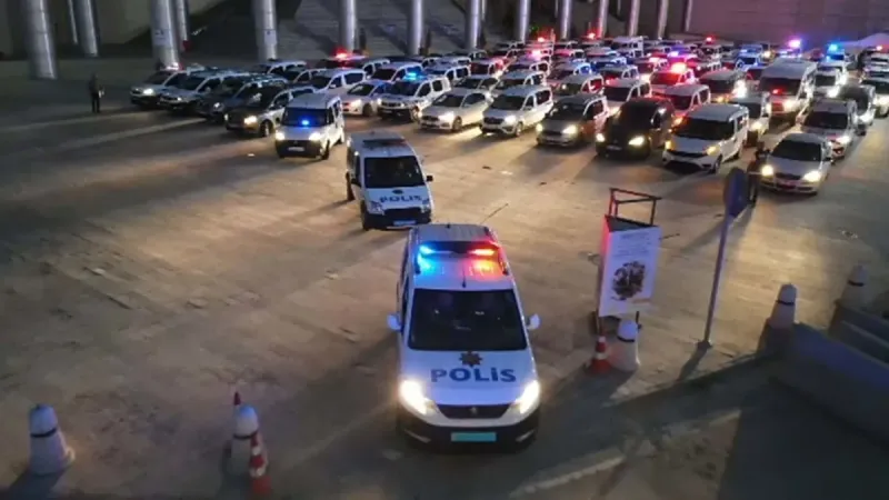 İzmir'deki yolsuzluk operasyonunda vurguncular Yunanistan'a kaçtı: Gözaltı sayısı 130'a yükseldi
