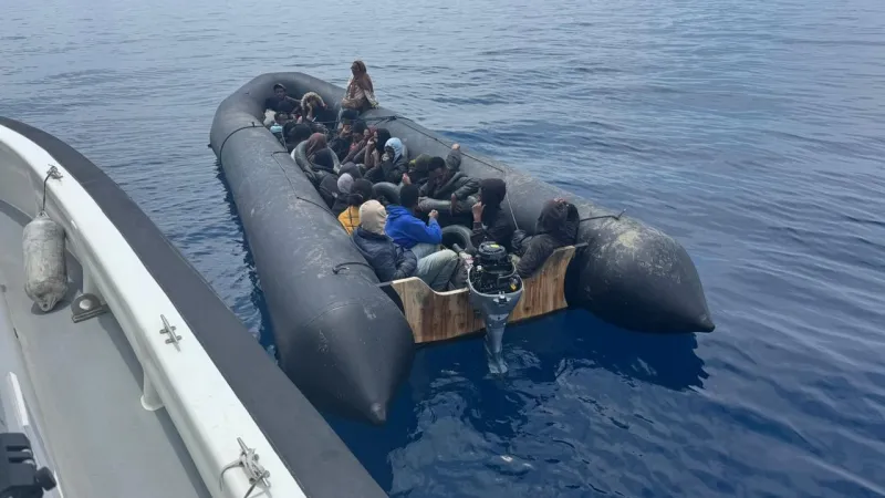 İzmir'den yurt dışına gideceklerdi: Düzensiz göçmenler kurtarıldı