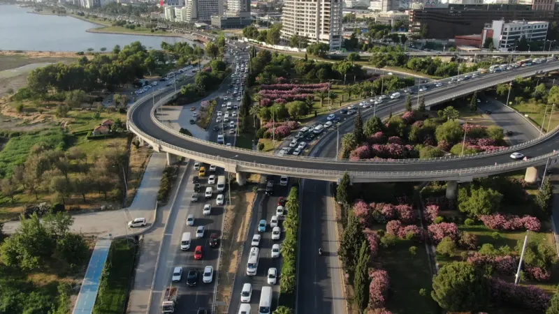 İzmir'e Müjde! Yeni Köprü Şemikler'de Trafiği Rahatlatacak mı?