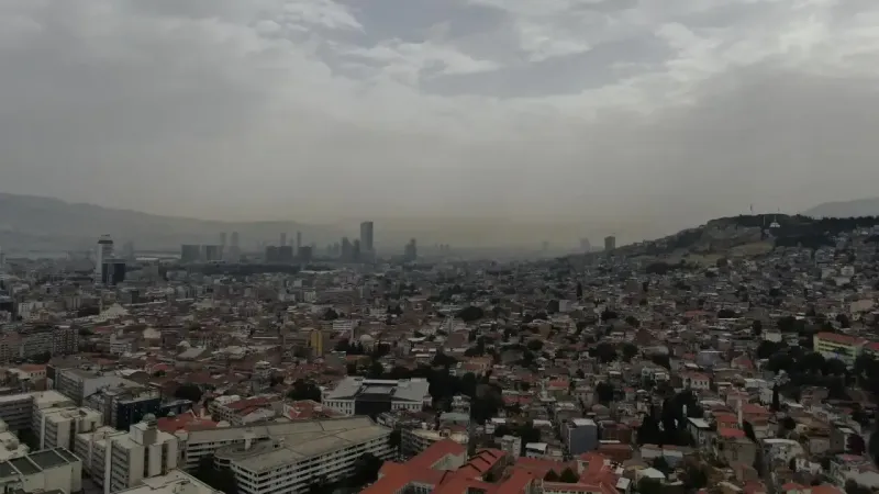 İzmir'e çöl tozu uyarısı: Birkaç gün sürecek