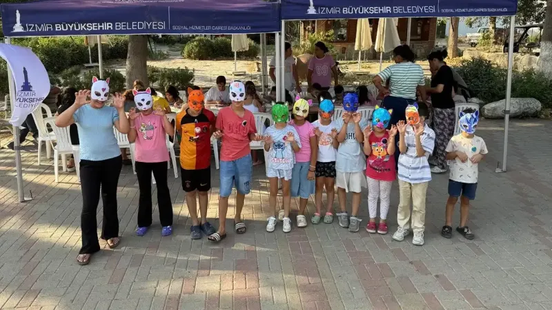 İzmir'in Belevi Köyü'nde renkli eğlence