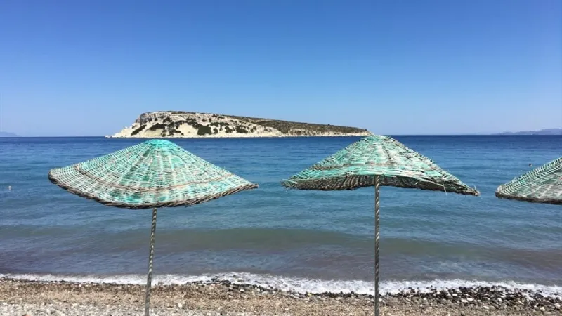 İzmir'de Saklı Cennet: Kuyucak Plajı'na Toplu Taşımayla Ulaşım!
