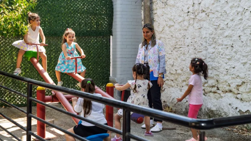 İzmir'in çocukları emin ellerde: Büyükşehir'in yuvalarında ücretler düştü