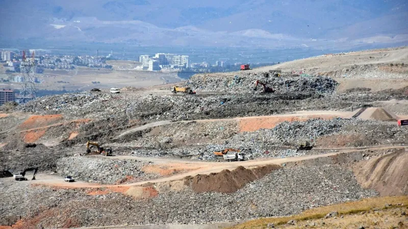 İzmir Çöp Krizinde Şok İddia! Kartal Anlattı, Ortam Gerildi!