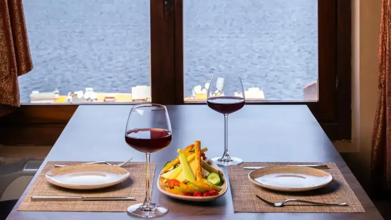 İzmir'de Manzaraya Doyacağınız Kafe Fiyatları Şok Etti!