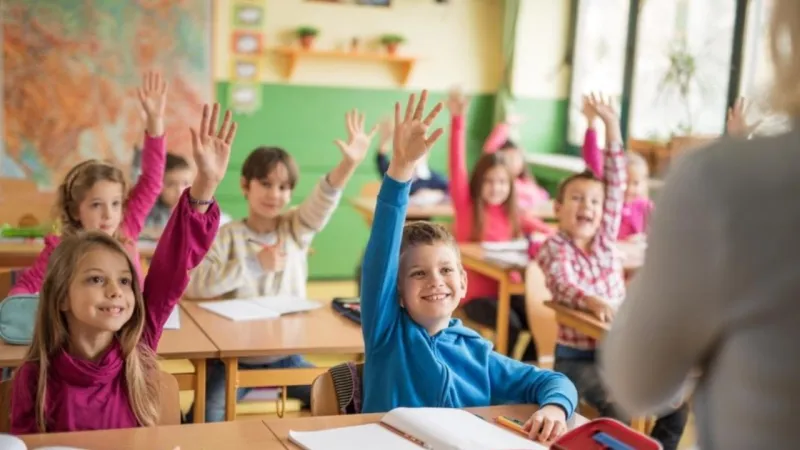 İzmir'in ilçe belediye başkanlarından çocuklara tatil mesajı