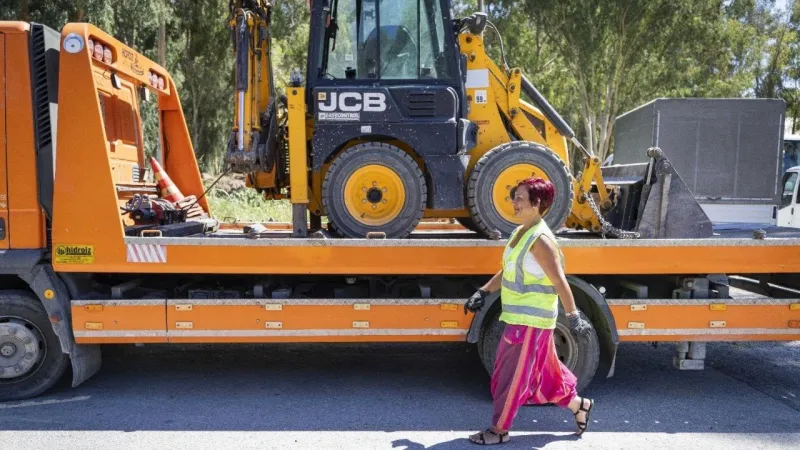 İzmir'in Demir Lady'si: Çekici Operatörü Munise Tabuları Yıkıyor!