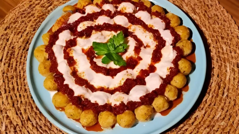 İzmir'in Gizli Lezzeti: Tarhana Köftesi Tarifiyle Sofralar Şenlensin!