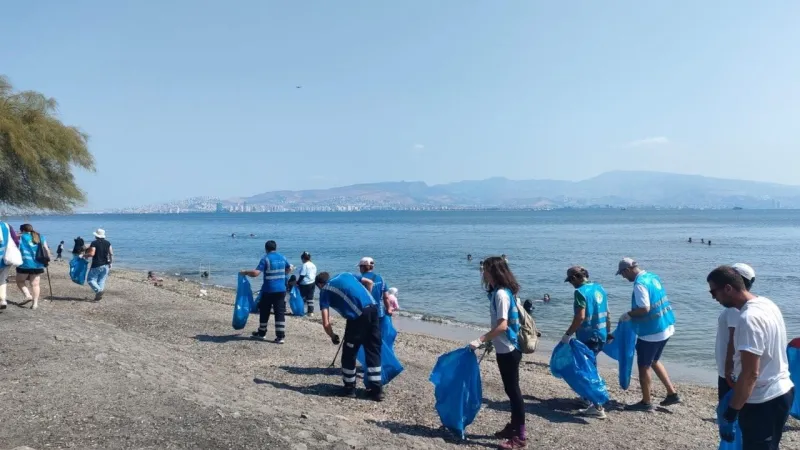 İzmirli gönüllüler Balçova'da bir araya geldi