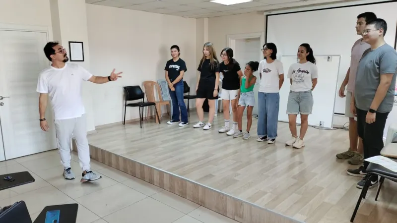 İzmir'de Yaz Coşkusu! Ücretsiz Kurs ve Atölyelerle Eğlence Başlıyor!