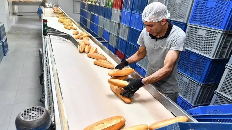 İzmirlilere müjde: Her yerde 15 TL olan ekmek burada 8 TL