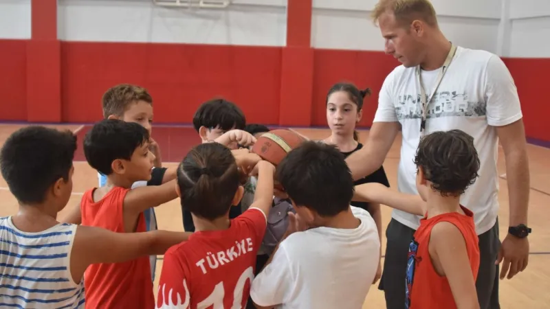 İzmirlilere ücretsiz 3-60 yaş arası yaz spor okulu müjdesi: Kayıtlar 23 Haziran’da başlıyor