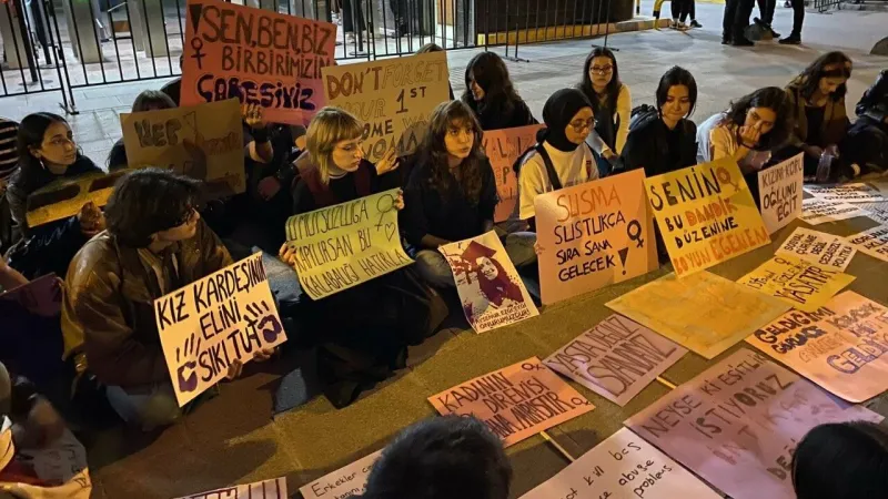 Kadın cinayetlerini protesto eden öğrenciler ilk duruşmada beraat etti