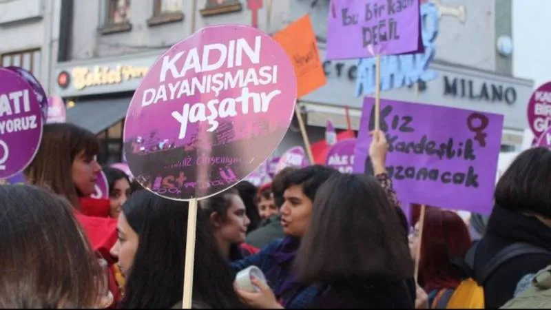 Kadınlar en yakınlarındaki erkeklerden şiddet görüyor