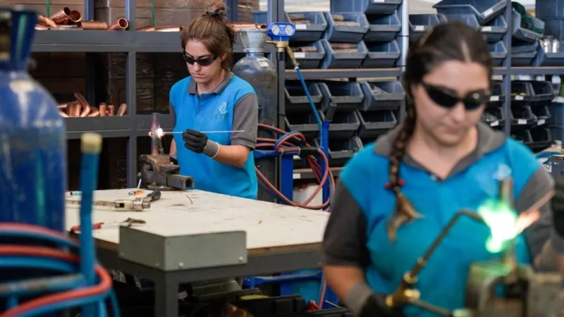 İzmir'de Kadın Eli Değsin! Büyük Anket Başladı, Şehir Yeniden Şekilleniyor!