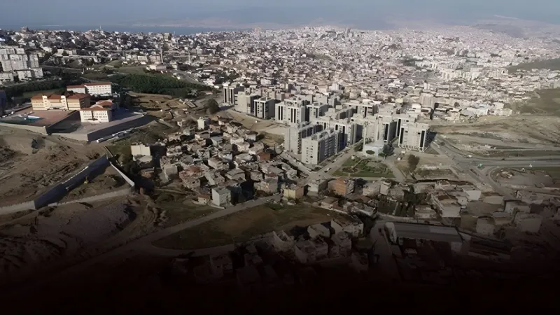 İzmir Esentepe'de Kentsel Dönüşüm Kabusu! Mahalleliyi Kim Mağdur Ediyor?