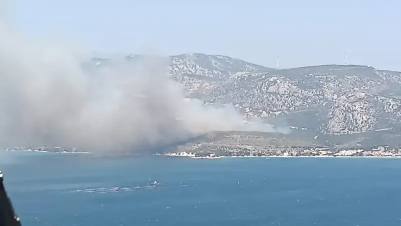 Karaburun'da yangın: Havadan ve karadan müdahale başladı