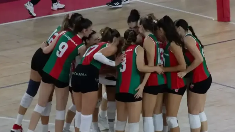 Karşıyaka Voleybolda Fırtına Estirdi! Rakip Tanımadı