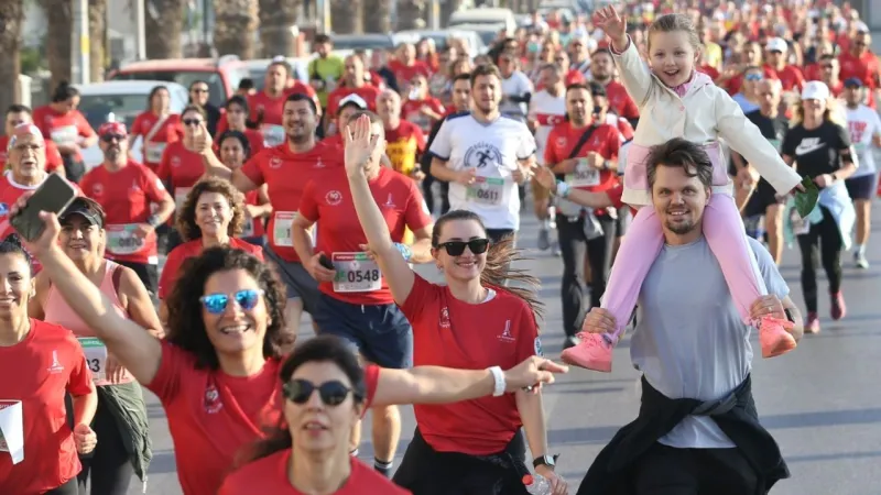 Karşıyaka'da Ata'ya Saygı Koşusu! Kaçırmak İstemeyeceksiniz!