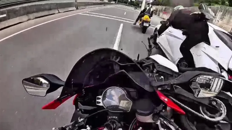 Kazaya davetiye çıkaran yol: Görüntüler şoke etti