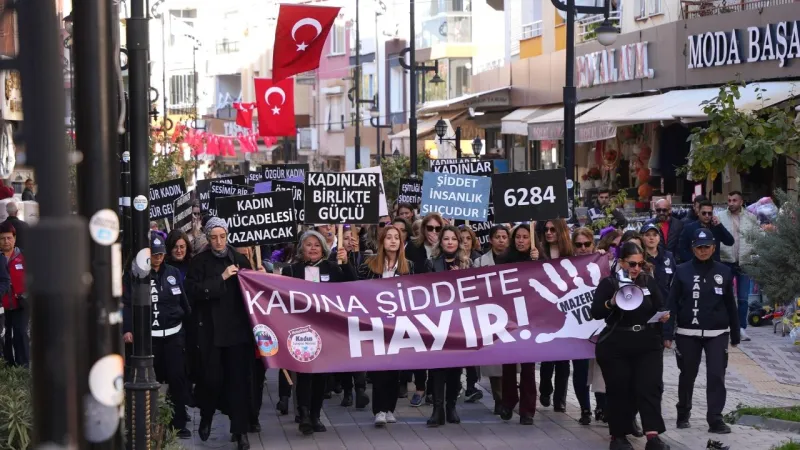 Kemalpaşa'dan Kadına Şiddete Dur De! İşte O Yürüyüş!