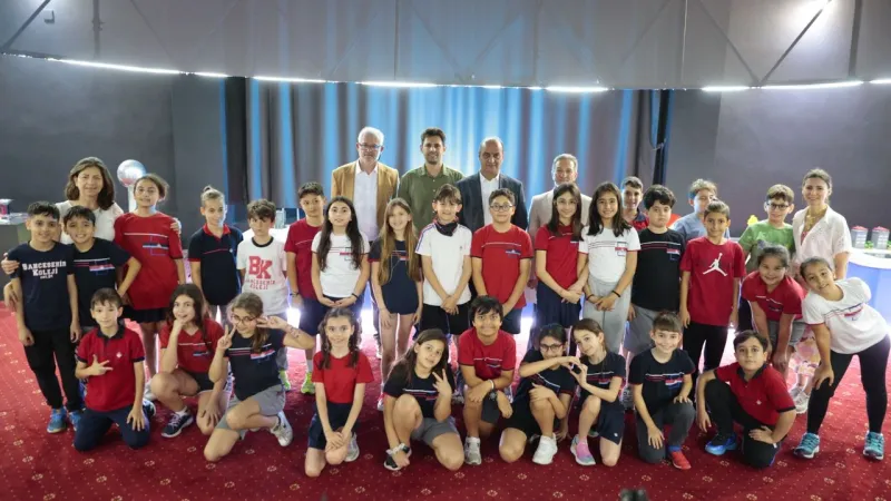 Konak’ta bilim dolu gün: Telsiz eğitimi ve sertifika töreni bir arada