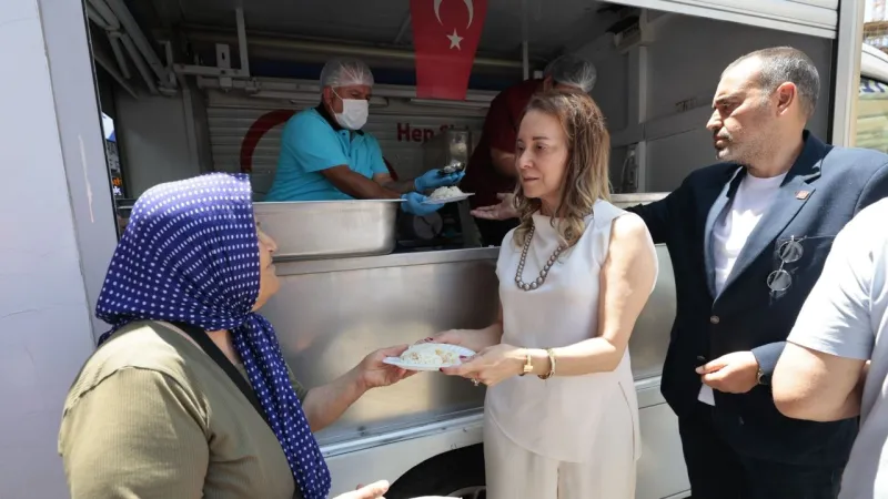 Konak'ta Ferdi Zeyrek anısına hayır düzenlendi