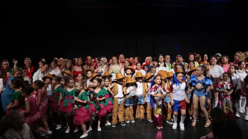 Konak’ta sanat dolu günler: Kursiyerlerin yıl sonu performansları