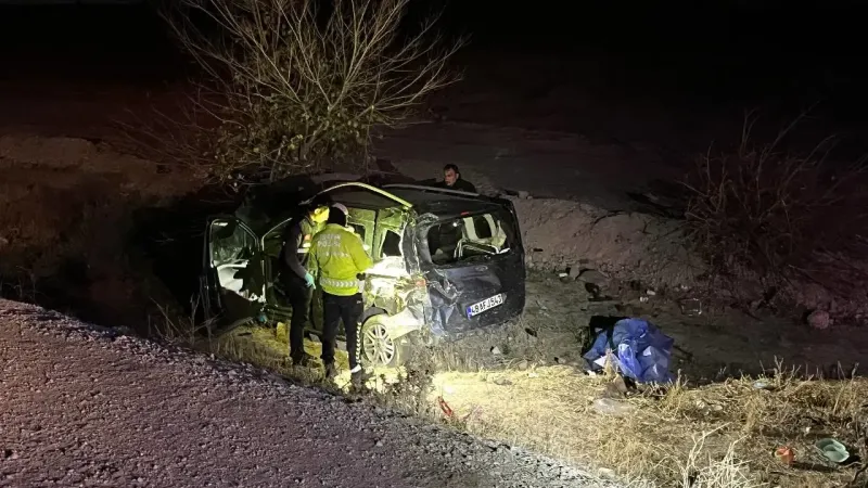 Konya'da korkunç kaza: Araç şarampole devrildi,ölü ve yaralılar var!