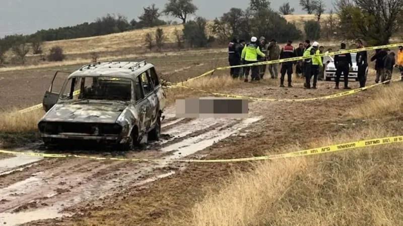 Korkunç olay: Yanmış aracın yanında bulundu