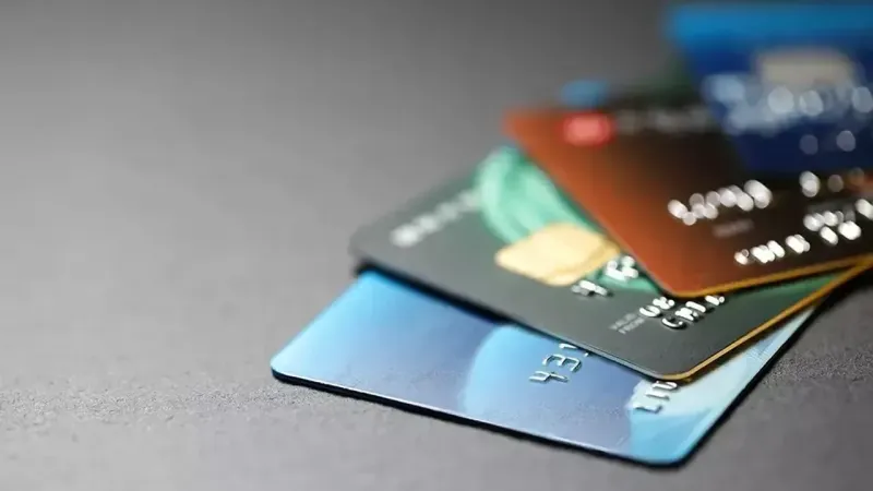 Kredi kartı kullanıcılarına yeni düzenleme yolda: Taksitlere kademeli artış gelebilir, gözler resmi açıklamada