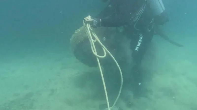 Kuşadası’nda deniz dibi temizliği: 1.5 ton atık çıkarıldı