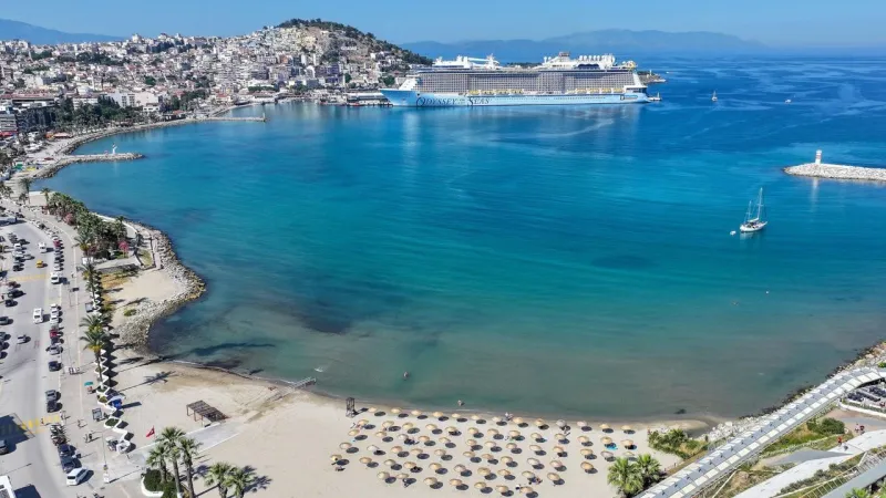 Kuşadası’nda halk plajları yaza hazır