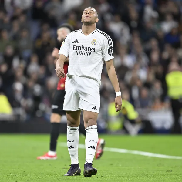 Mbappe Şoku! Yıldız Futbolcu Hastaneye Kaldırıldı!