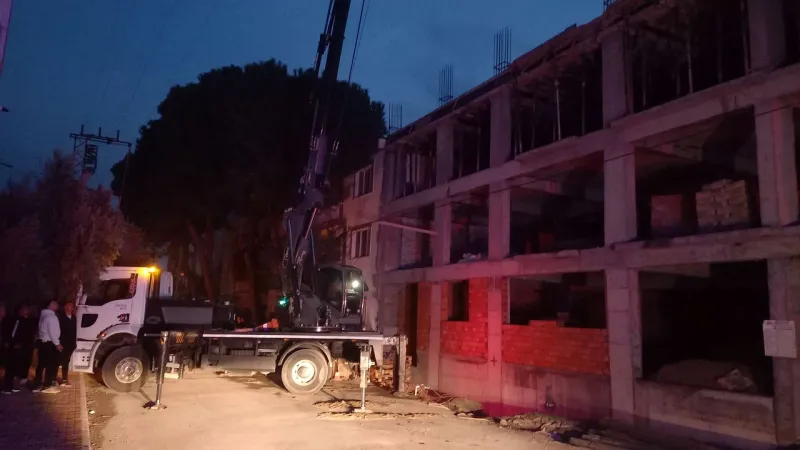 Manisa'da trajik kaza: Vinç operatörü akıma kapılarak can verdi