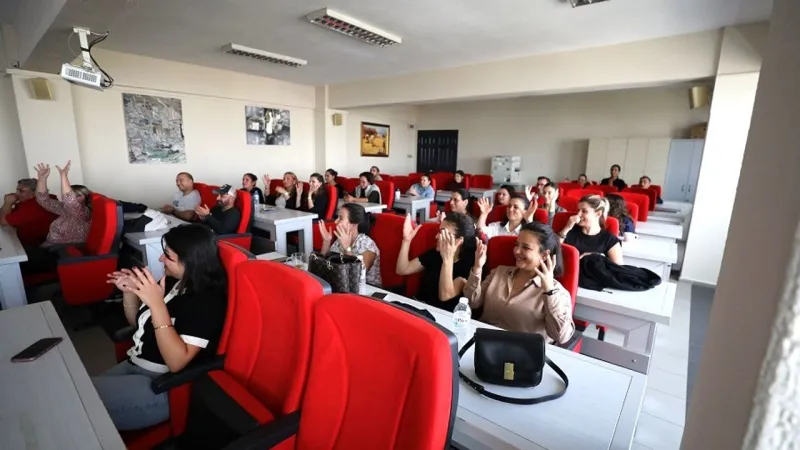 Menderes Belediyesi'nden İşaret Dili Eğitimi! Neden Şimdi?