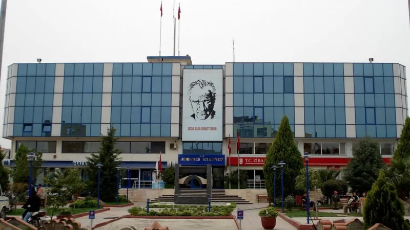 Menderes Belediyesi'nden Şok Satış! Arsalar Neden Elden Çıkarılıyor?
