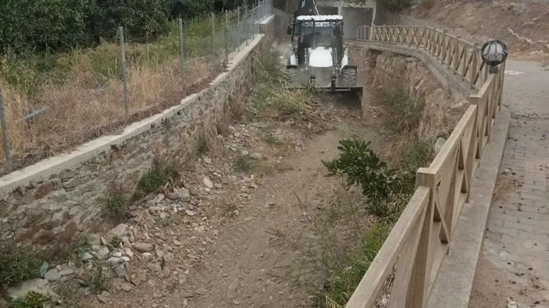 Menderes’te yağışlar öncesi temizlik teyakkuzu